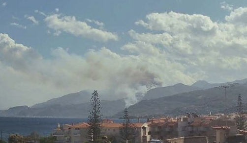 Πυρκαγιά σε δασική έκταση στην περιοχή Ροζενά Ξυλοκάστρου Κορινθίας